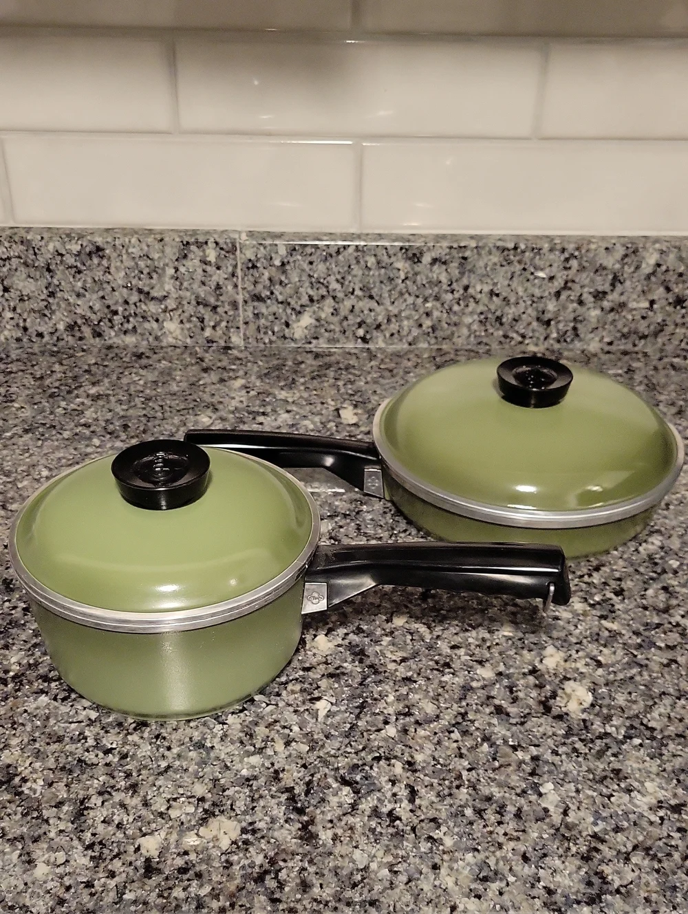Vintage Club Avocado Green Cast Aluminum Cookware Set – 4 Pieces